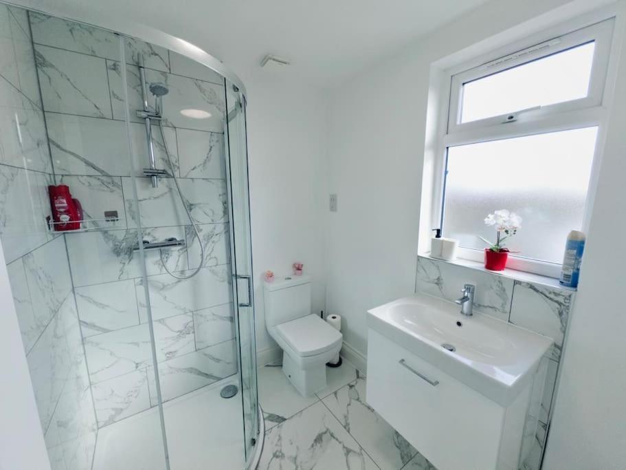 Ideal Studio Loft 30Min To Central London Exterior photo