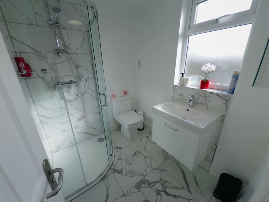 Ideal Studio Loft 30Min To Central London Exterior photo