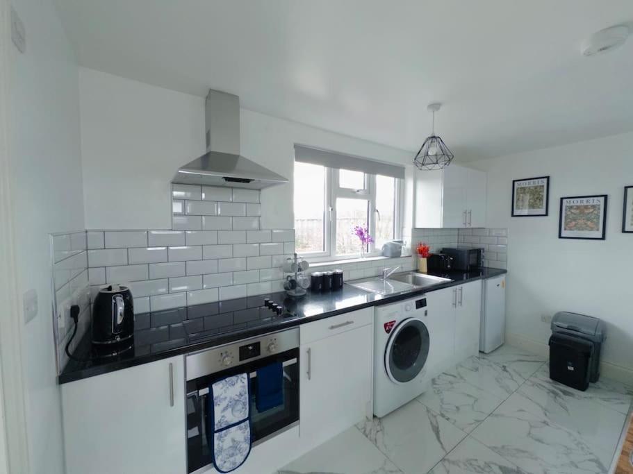 Ideal Studio Loft 30Min To Central London Exterior photo
