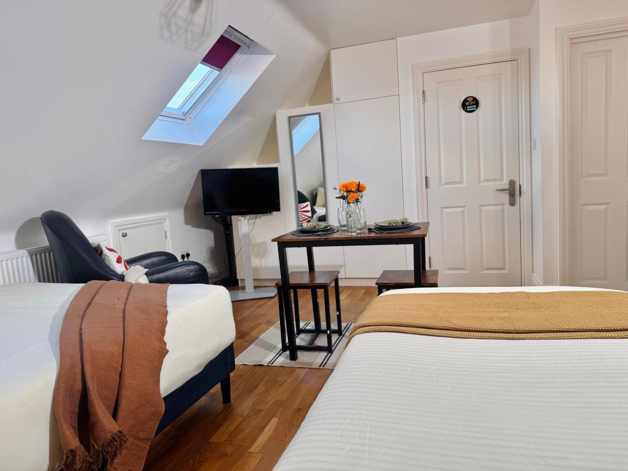 Ideal Studio Loft 30Min To Central London Exterior photo