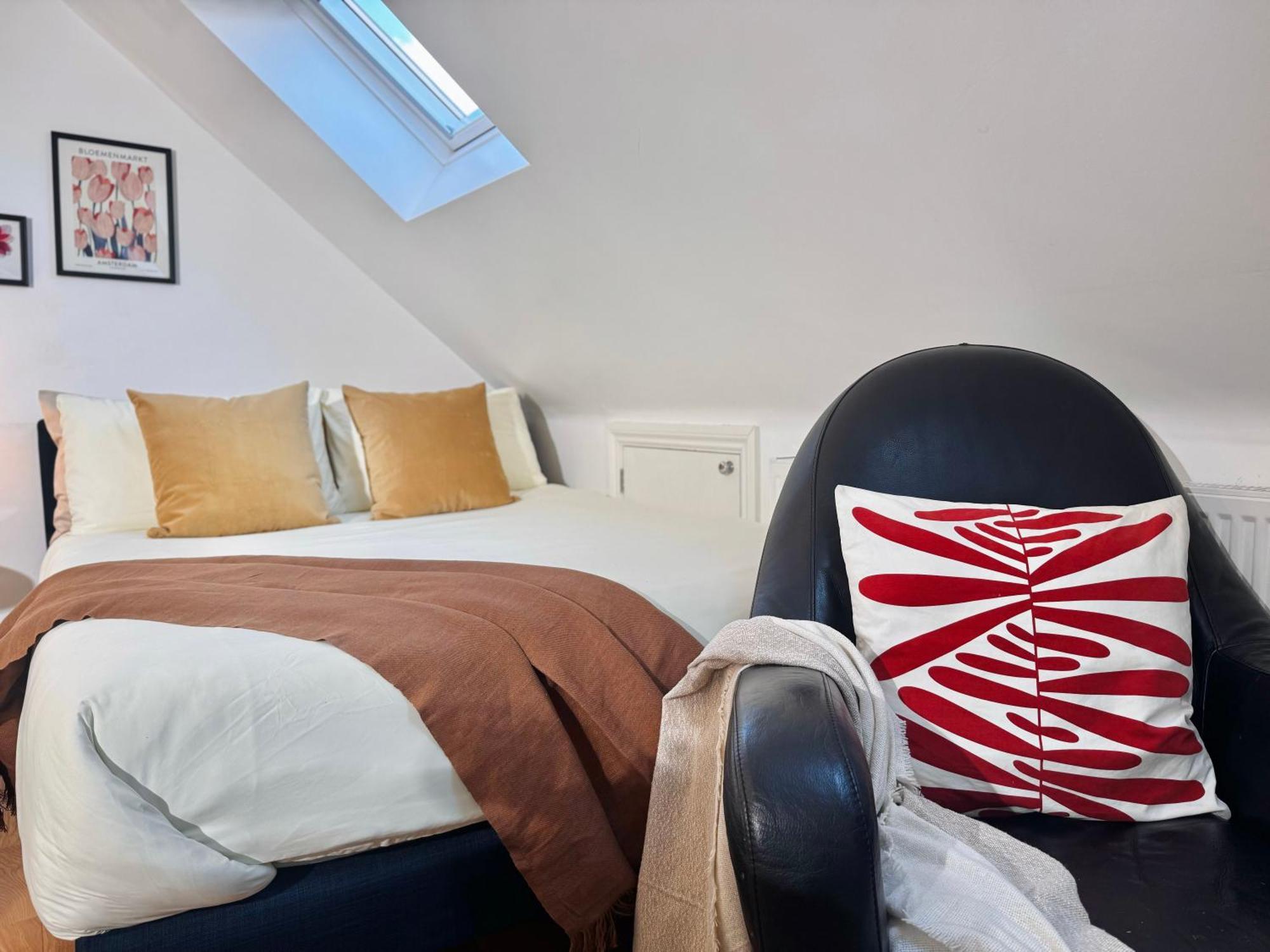 Ideal Studio Loft 30Min To Central London Exterior photo