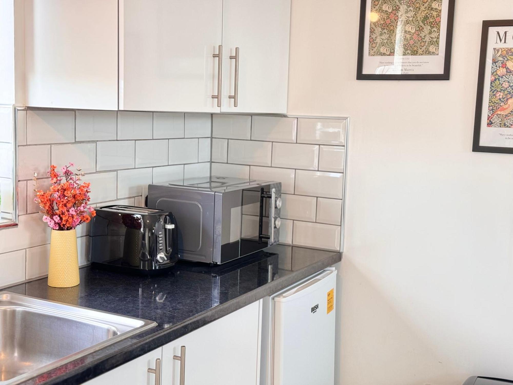 Ideal Studio Loft 30Min To Central London Exterior photo